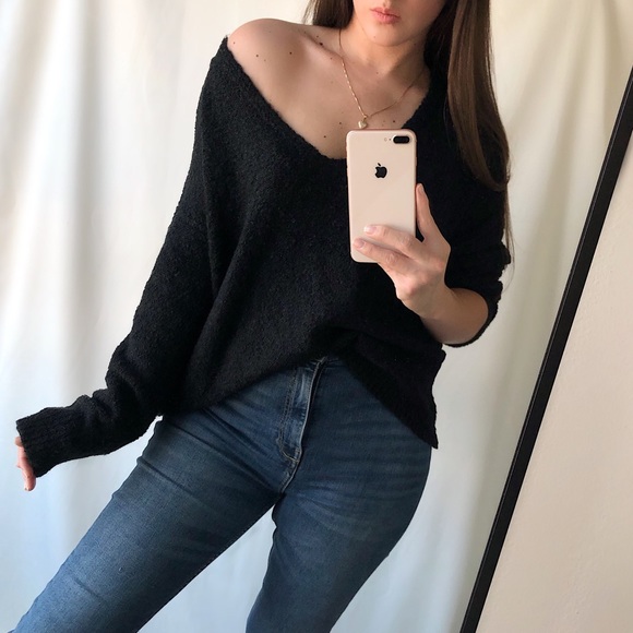 The Basic Essential Sweater - Picture 7 of 9